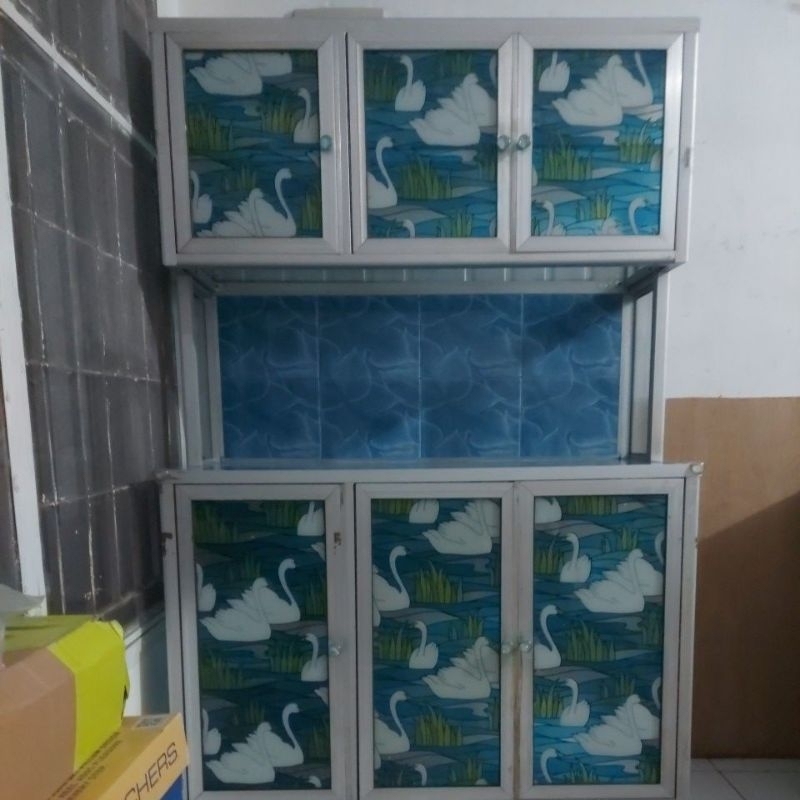 RAK PIRING 3 PINTU KACA DESAIN DAN FULL KERAMIK KAKINYA RODA