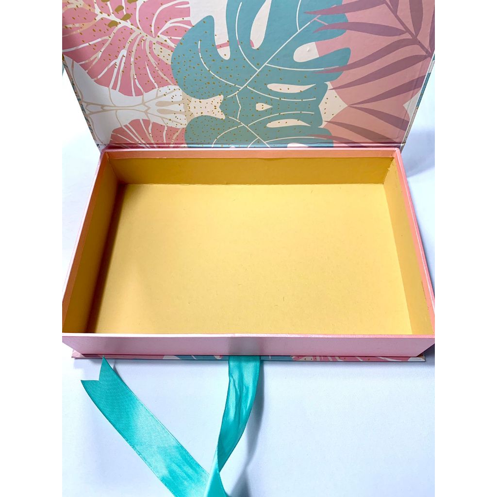 

Box Hampers Guru/Hard Box Gift/Kotak Kado Ulang Tahun/Box Kado Wedding