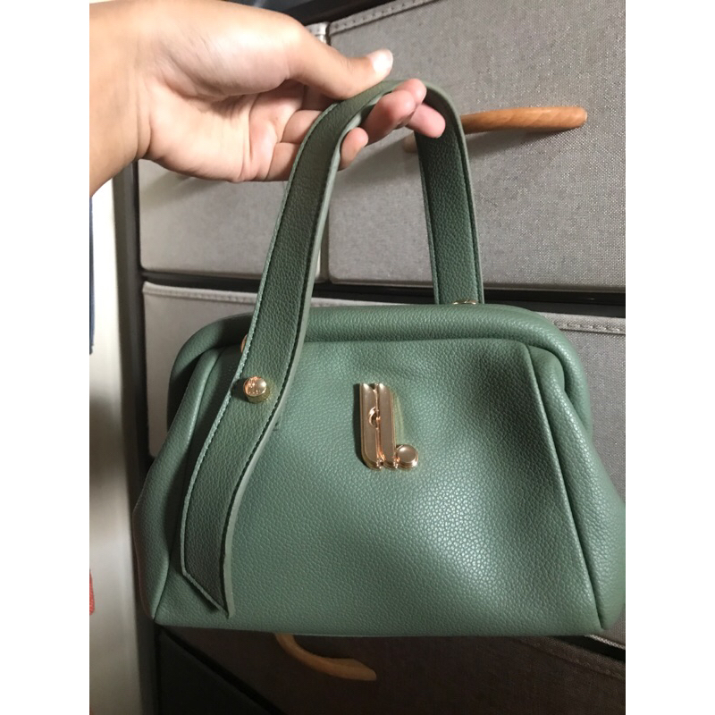 Preloved Bloom Bag heylocal.id