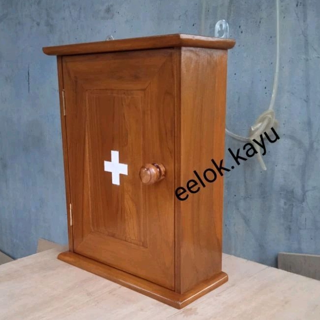 kotak obat/p3k kayu jati