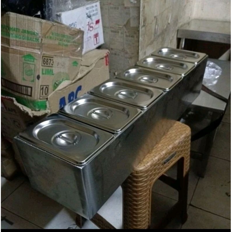 Tempat topping salad buah/topping ice dingin