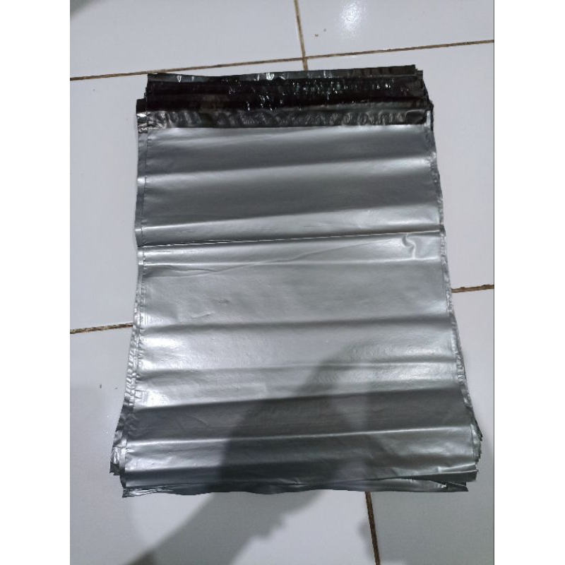 

plastik polymailer silver 17x30 isi 100