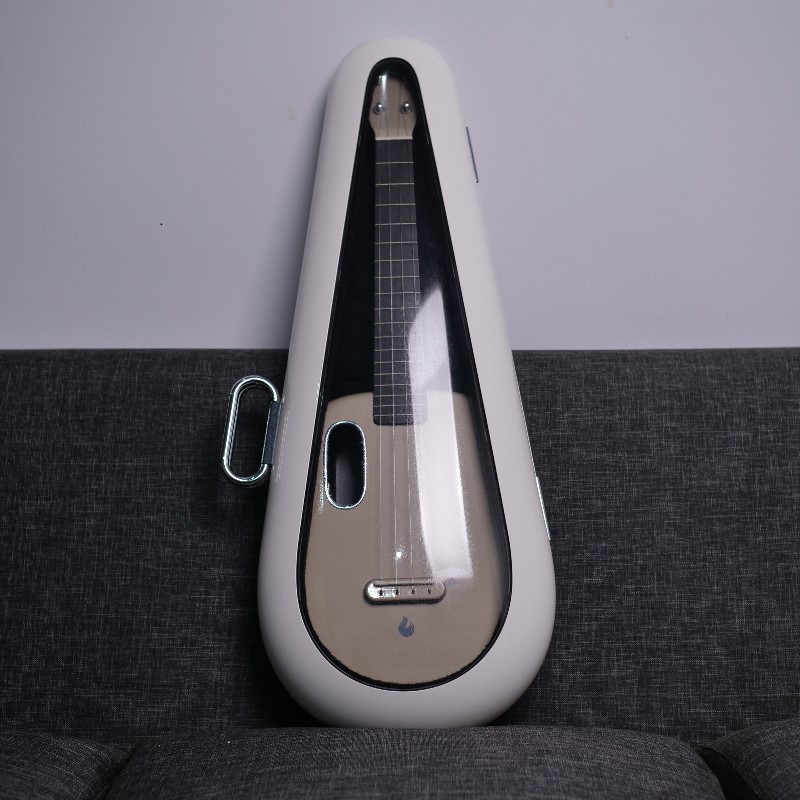 Lava U Ukulele 26 Inch Carbon Freeboost Electric Second Like New