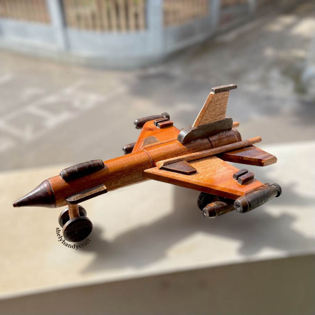 Miniatur Pesawat F 16 Kayu