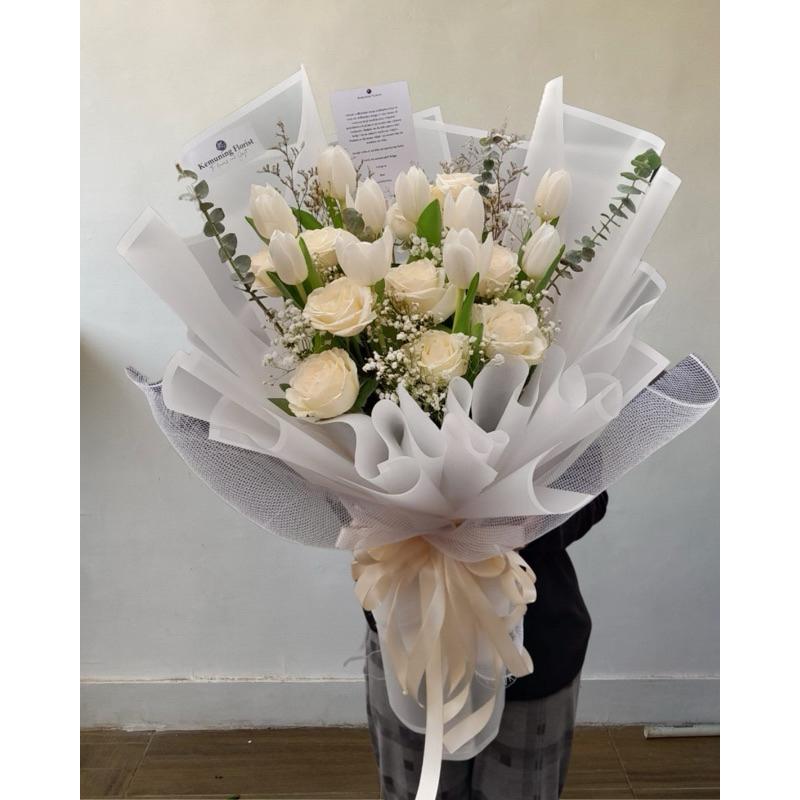 (kode 42) bunga tulip, buket tulip asli/ buket bubha/ Hand buket malang/bunga segar malang/fresh flo