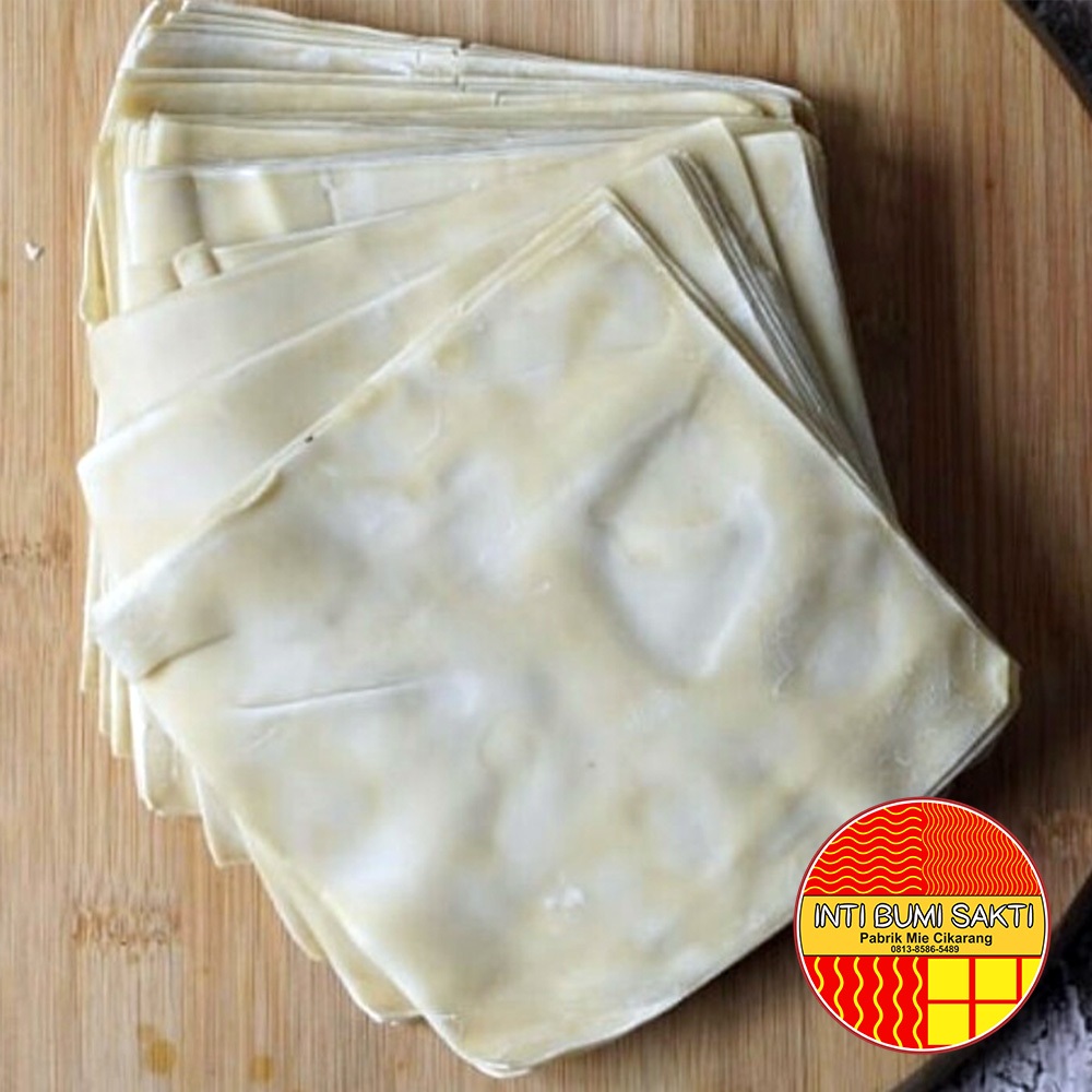 

Kulit Pangsit kotak/persegi Basah rebus | Gyoza | Kuotie | Wonton | Swekiaw Aneka Dimsum premium Halal tipis lembut serbaguna besar 10x10cm, 1 kg isi 110 lembar berkualitas premium tidak mudah hancur/sobek