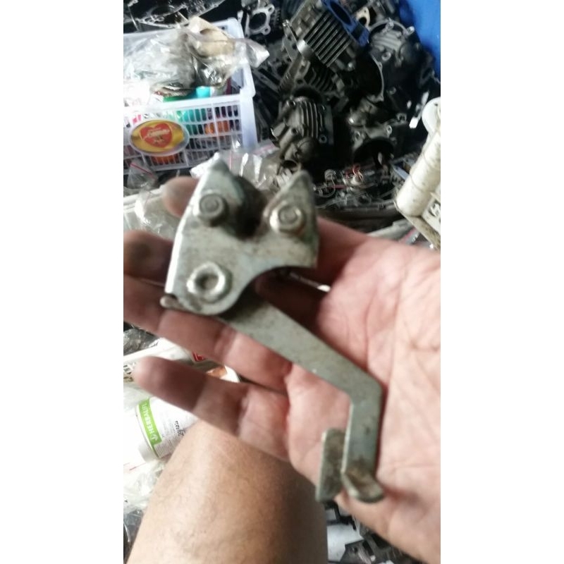 pengunci jok kawasaki zx 130