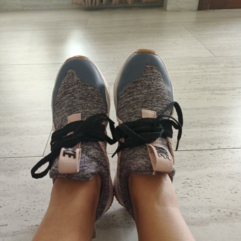 preloved sepatu nike perempuan like new sale insole 23.5 size 37.5