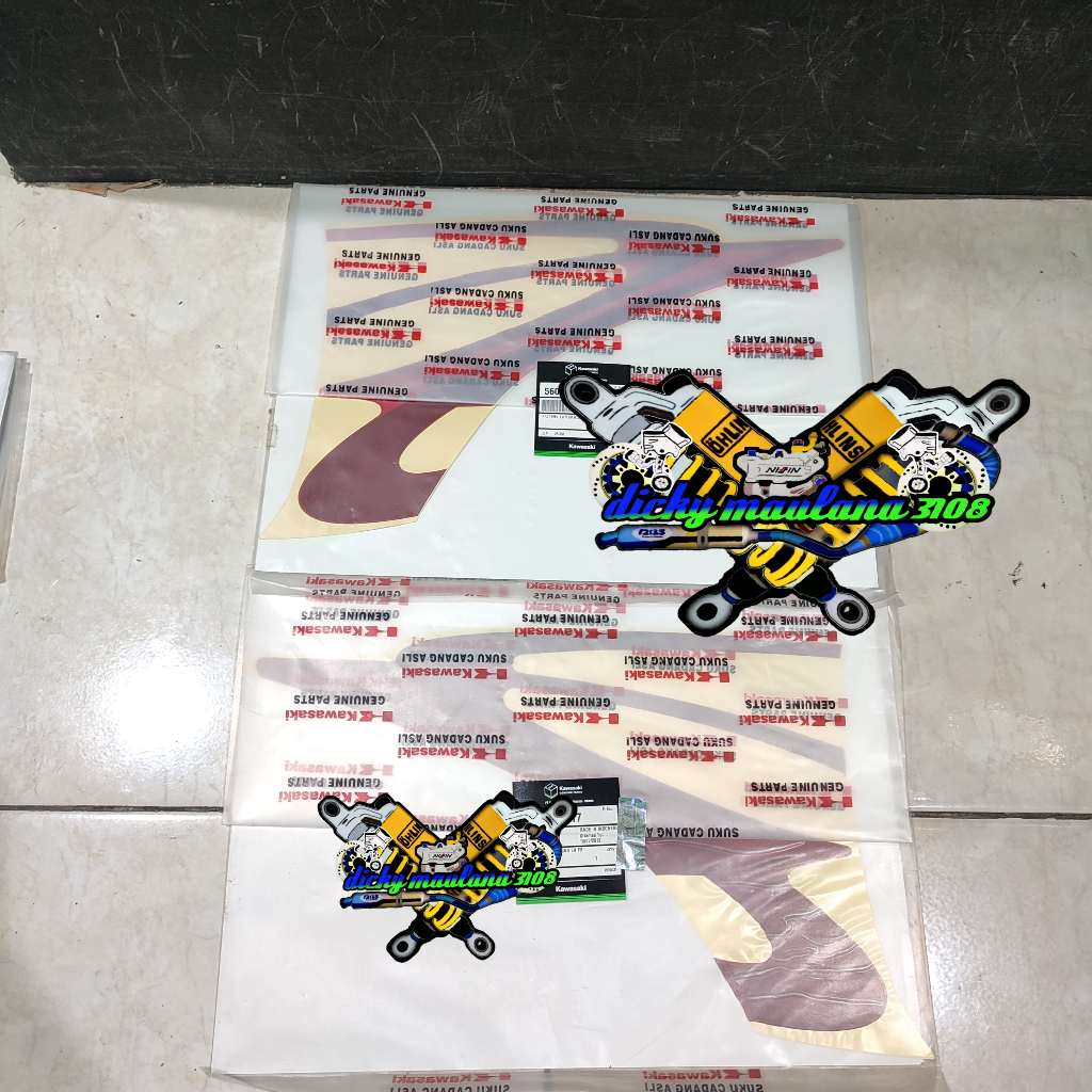 STICKER STRIPING FAIRING BESAR SAMPING KIRI KANAN MERAH NINJA RR OLD 2010-2011 ORI