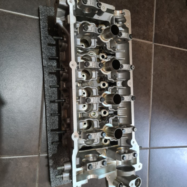 CYLINDER HEAD ORIGINAL HYUNDAI MATRIX