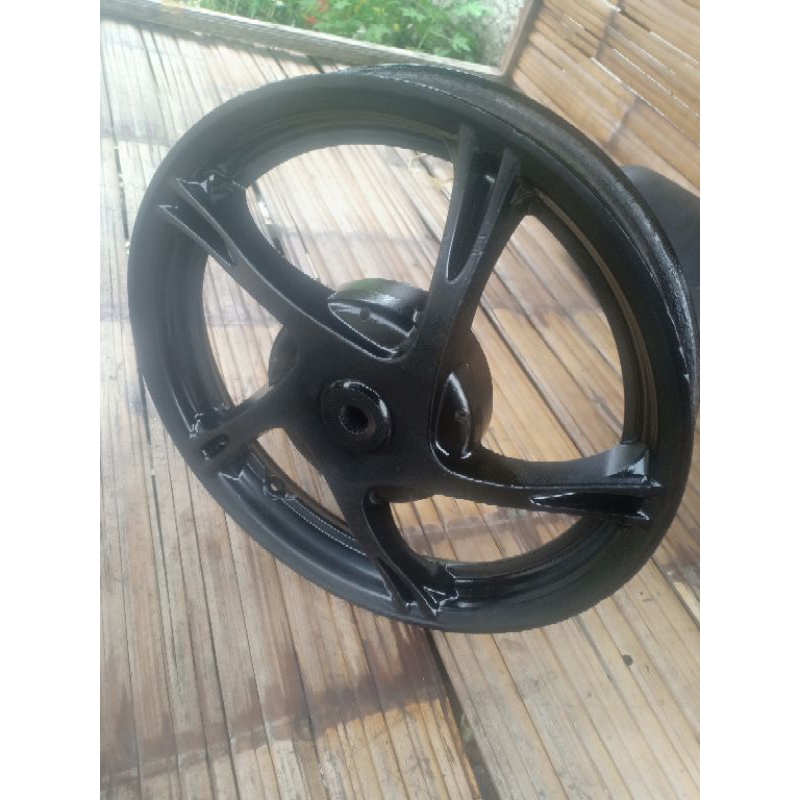 PELEK VELG BELAKANG YAMAHA XEON RC/XEON KARBU BAGIAN BELAKANG(scond)ORIGINAL