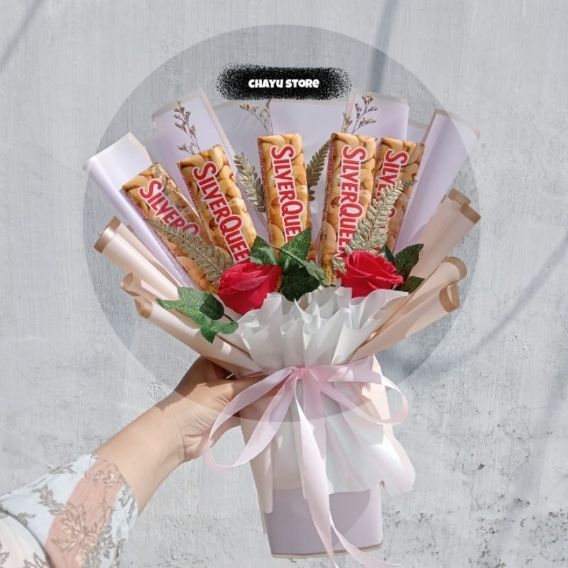 

BUKET COKELAT SILVERQUEEN DAN BUNGA MAWAR
