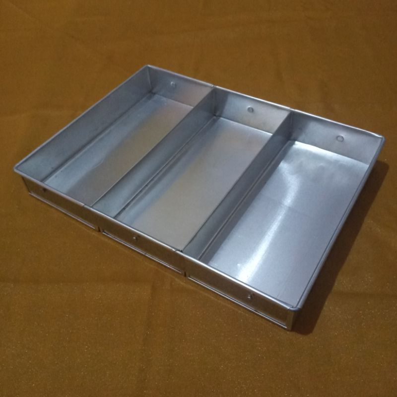 loyang sekat 3 diameter 24x28x4 persekat 8cmx28cm