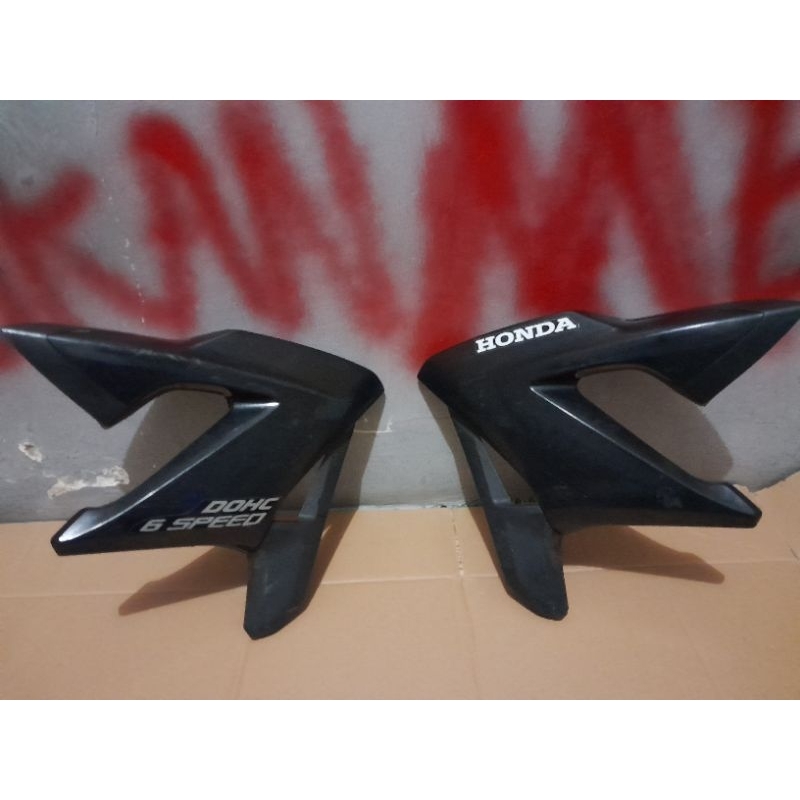 Cover sayap tangki samping Cb 150 R old original copotan Shroud L R kupingan tengki
