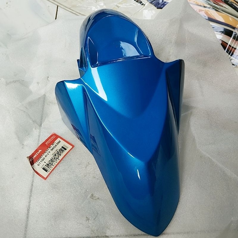 spakbor depan beat karbu warna biru metalik original 61100-KVY-960ABM