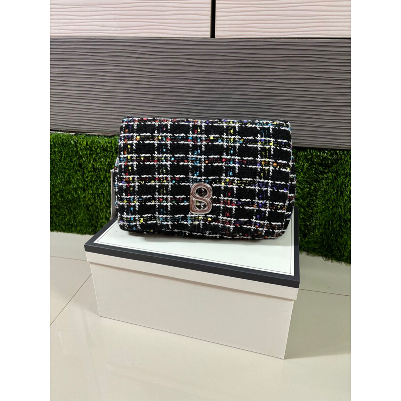 Tweed zoey bag buttonscarves