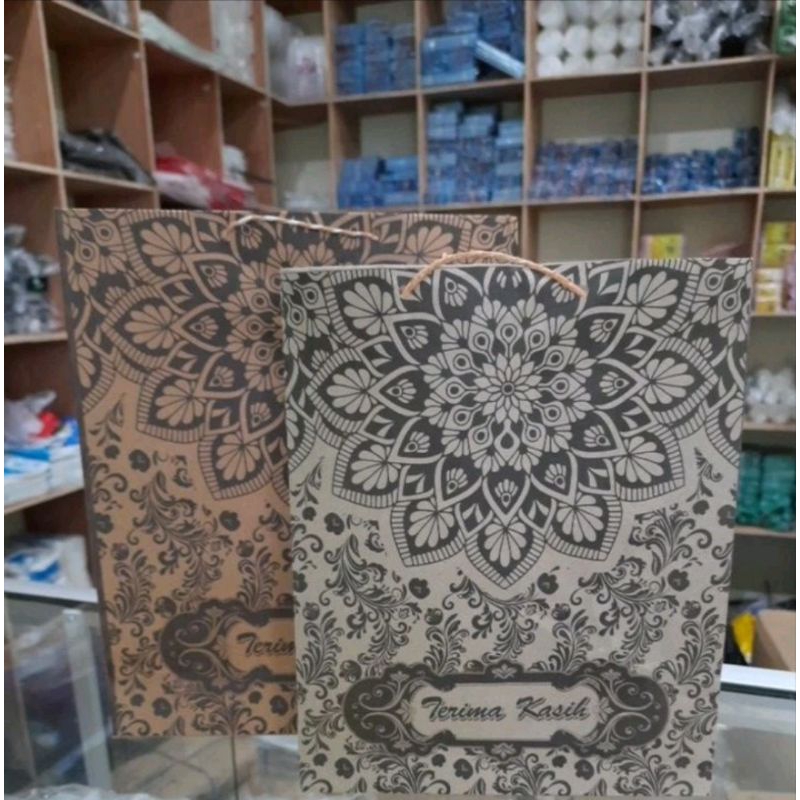 

150 pcs paperbag batik sovenir ukuran 21x17x5,5