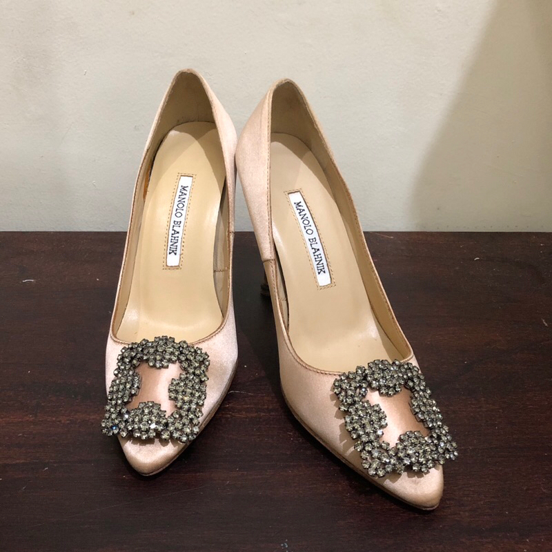 Manolo Blahnik Hangisi Heels Satin Nude Mirror 1:1
