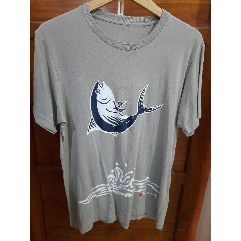 Kaos Uniqlo Preloved