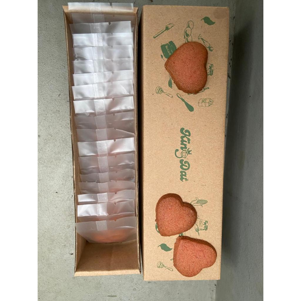 

Biskuit Kingdat Imlek Red Velvet