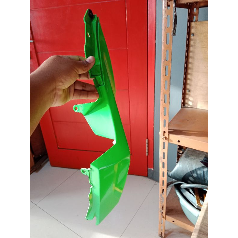 Body buntut tail cover belakang Ninja 250 fi old 2012 kiri LH bekas copotan 2nd second seken