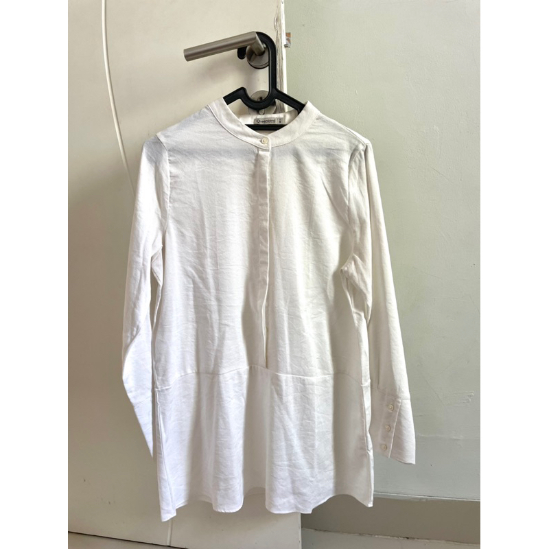 PRELOVED Queensland BW top