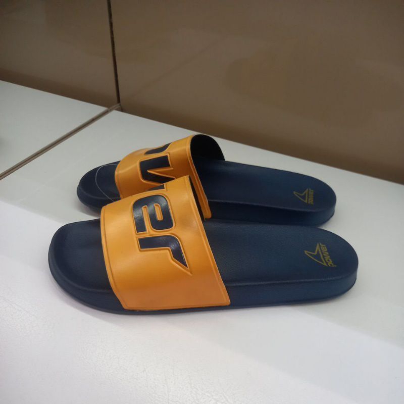 Sandal pria power dari Bata