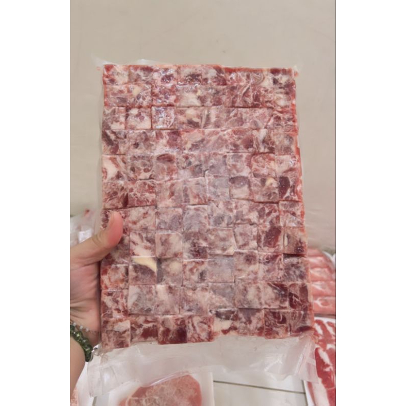 

DAGING SAIKORO BEEF MELTIQUE CUBE 1Kg