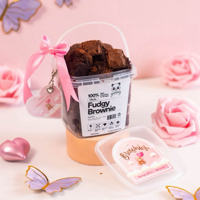 

BROWNIE BUCKET READY/ VALENTINE GIFT HAMPERS