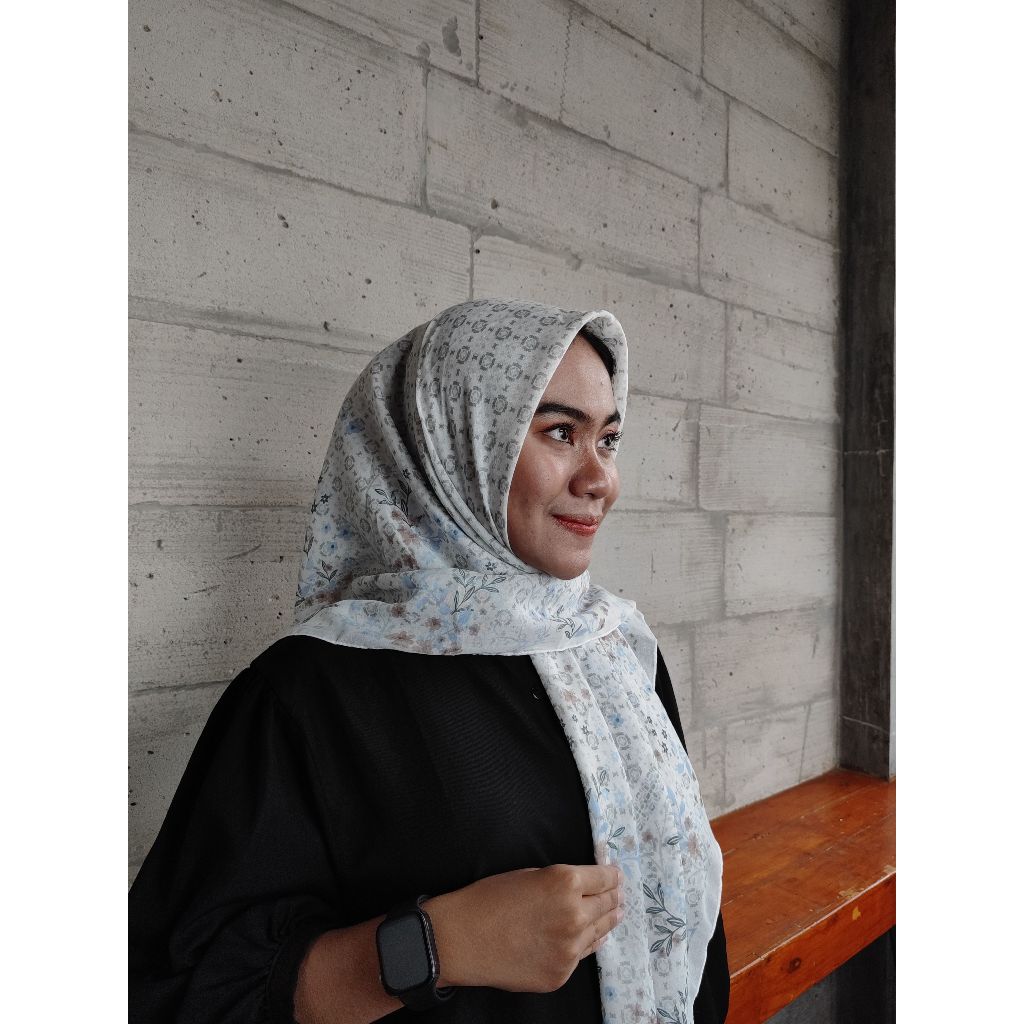 HIJAB SEGI EMPAT MOTIF BUNGA (C) WARNA IVORY GREEN | KERUDUNG SEGI EMPAT MOTIF BUNGA (C) WARNA IVORY