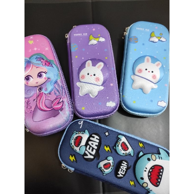 

kotak pensil karakter resleting