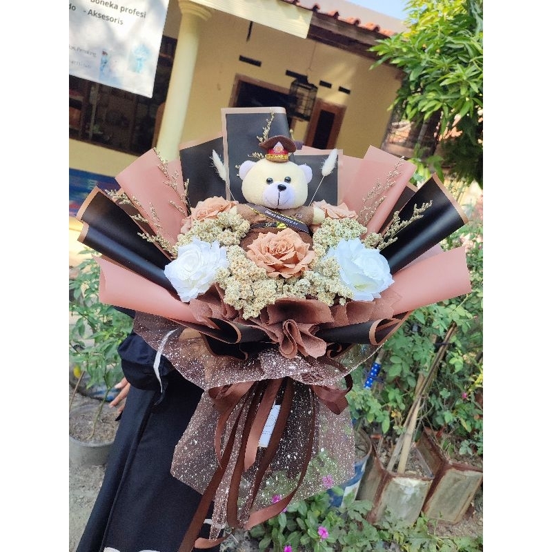 (Bisa Custom) Buket boneka profesi / buket polisi / buket Tentara / Guru / Toga wisuda / Perawat Dll