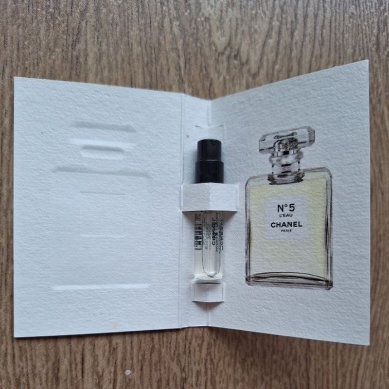 Chanel No 5 L'eau vial