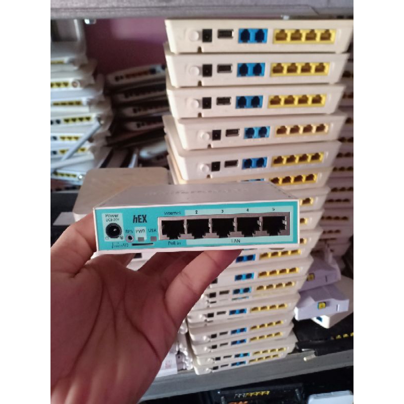 Mikrotik RB750GR3 Second Normal plus adaptor