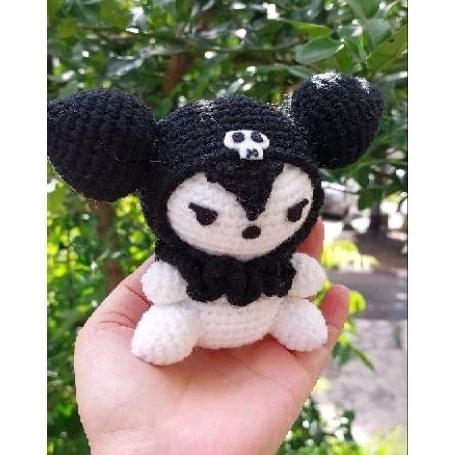 Boneka rajut kuromi ( gantungan kunci )