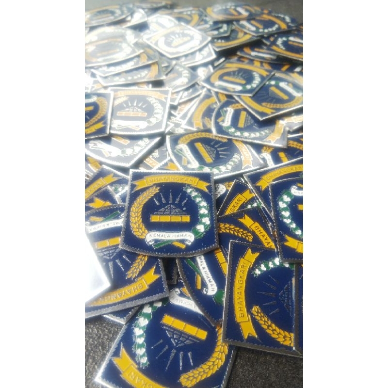 PIN BHAYANGKARI PENITI / BROS