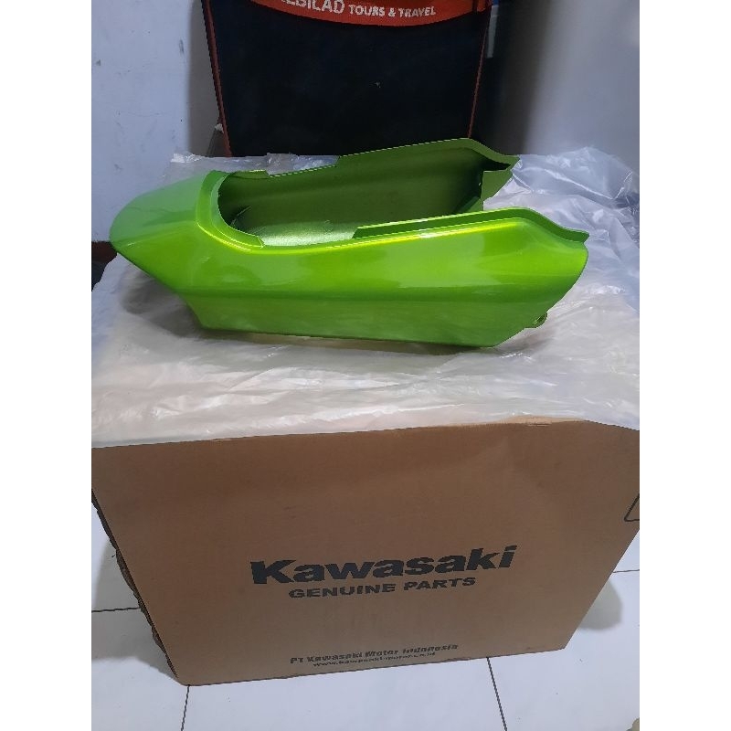 body belakang ninja r ,ss hijau metalik original kawasaki
