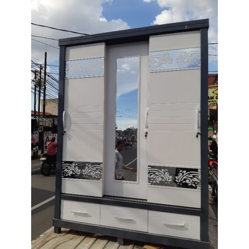 lemari pakaian/lemari pakaian 3 pintu geser/lemari baju minimalis/lemari baju