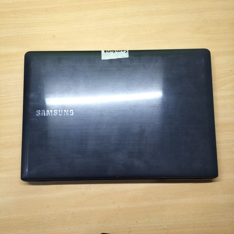 Cover kesing Atas Frame lcd layar Laptop Samsung NP275 275E