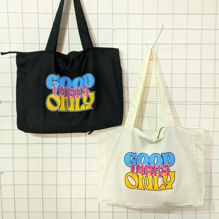 Tas Totebag Canvas " Good Vibes " Totebag canvas