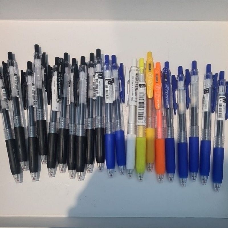 

pulpen Sarasa habisin stock ( take all kukasih harga 10.500/pcs)