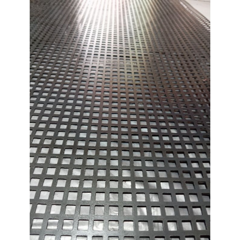 Ram grill motif kotak lubang 8x8mm tebal 1mm uk 55x68 cm