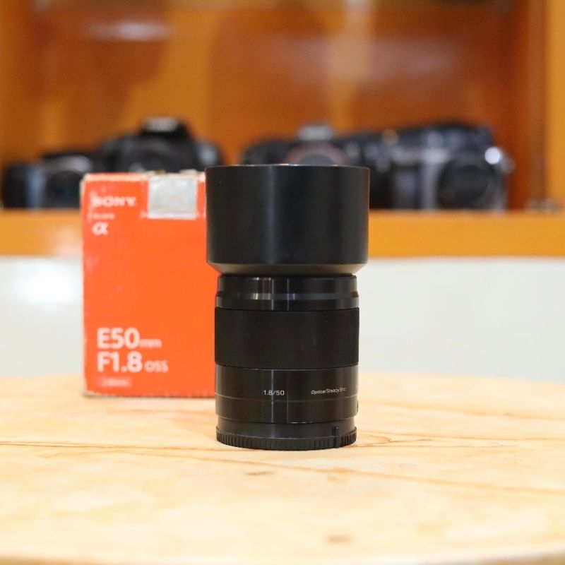 SONY E 50mm F1.8 OSS - Lensa Fix Sony E 50mm F1.8 OSS - Sony E Mount