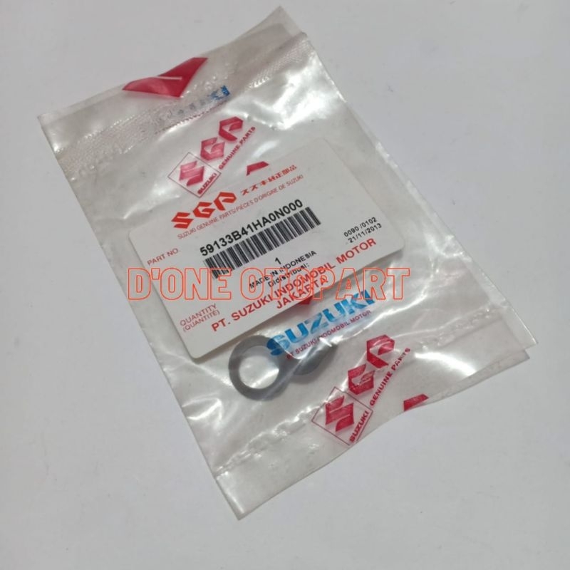 Plat Retainer Kaliper Cakram Depan Suzuki Smash Titan Original sgpPlat Retainer Kaliper Cakram Depan