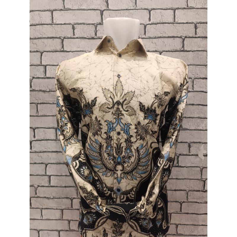 Alisan Batik Motif Garuda Daun Lengan Panjang Reguler