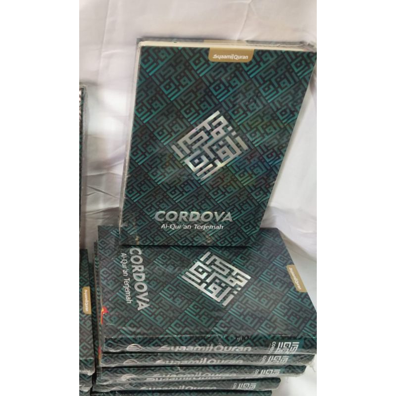 

(15x21) AL QURAN CORDOVA QURAN TERJEMAH BLOK WARNA KHOT UTSMANl 15BARIS KERTAS PREMIUM
