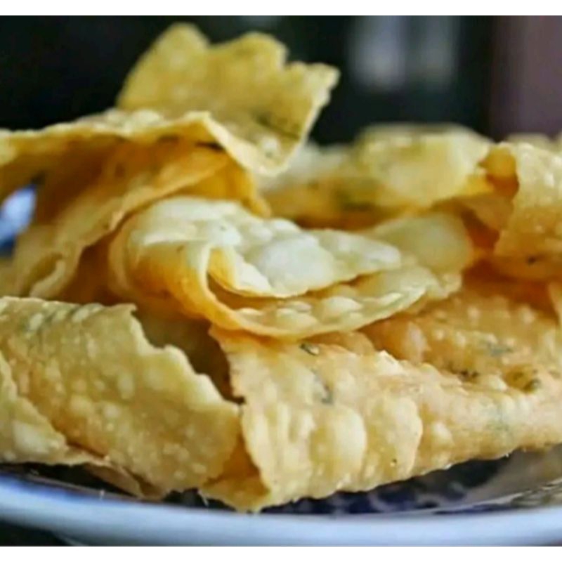 

Keripik bawang/Keripik Pangsit/Gurih renyah 250gr - Terasmix Snack