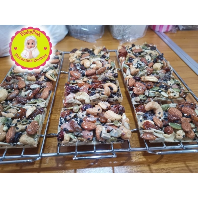 

Fruity Chunky Florentine Cookies
