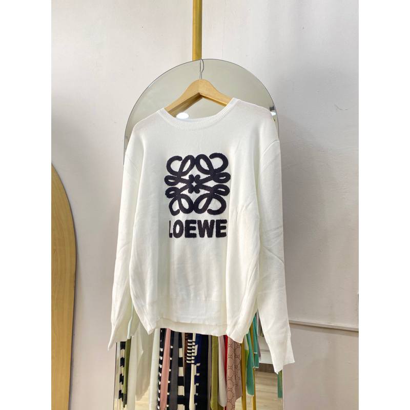 sweater rajut loewe