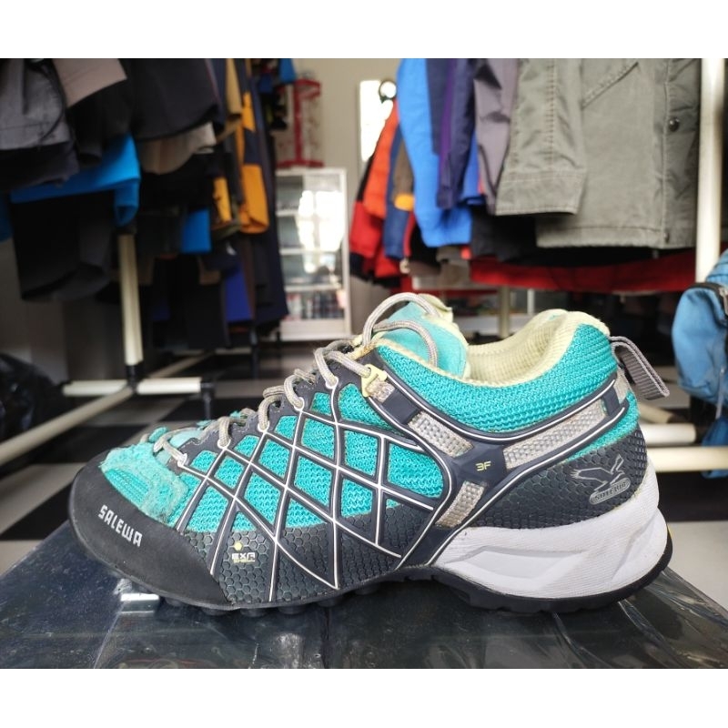Sepatu Outdoor SALEWA